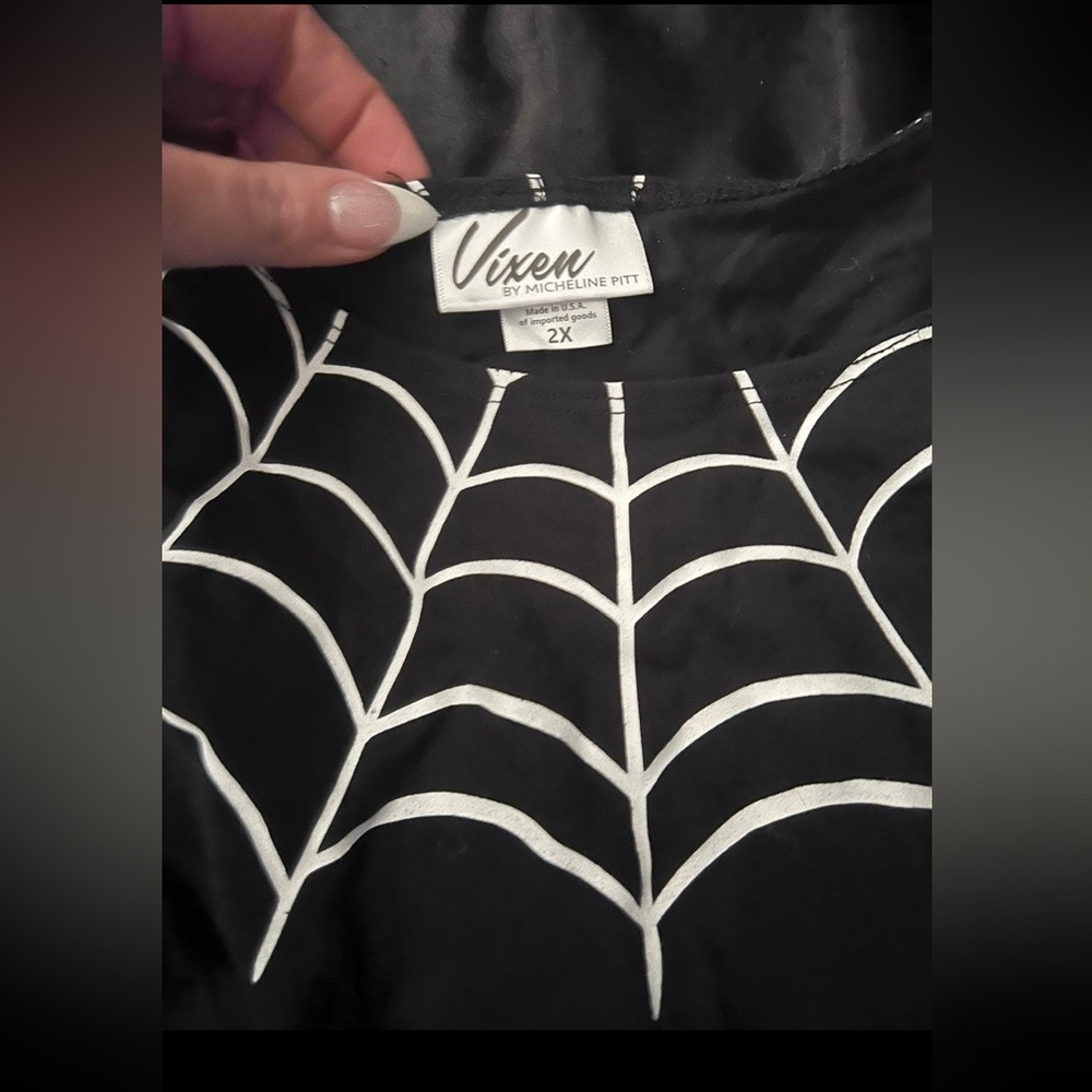 Spiderweb Fitted Scoop Neck Top by Vixen Micheline Pitt sz 2X - Picture 4 of 4